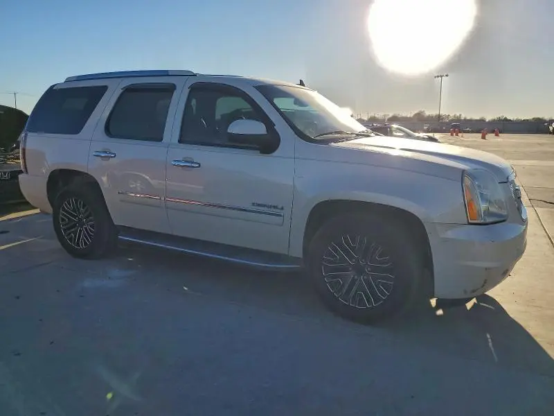 2014 GMC YUKON DENALI  