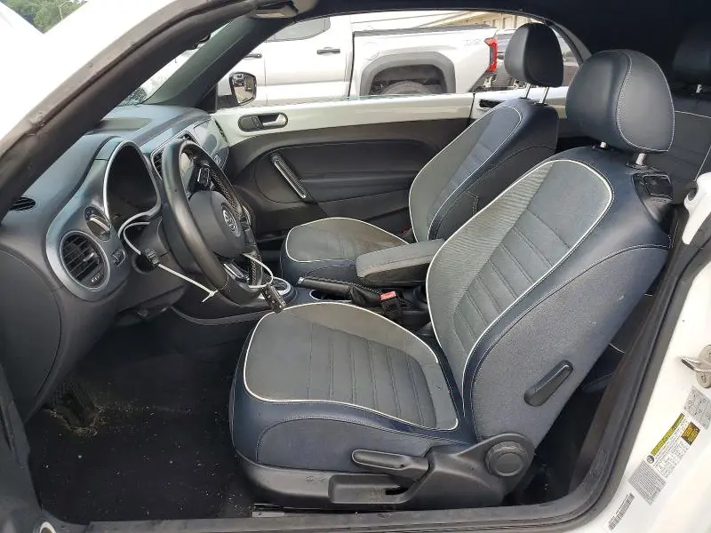 2016 VOLKSWAGEN BEETLE S/SE  