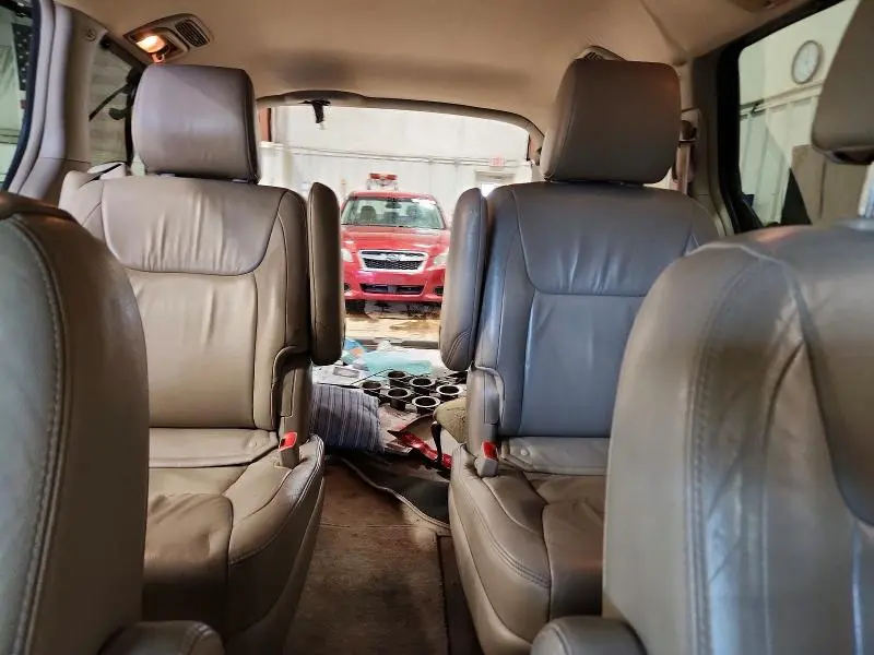 2010 TOYOTA SIENNA XLE  