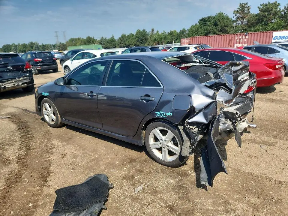 2014 TOYOTA CAMRY SE  