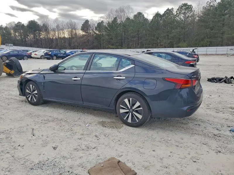 2021 NISSAN ALTIMA SV  