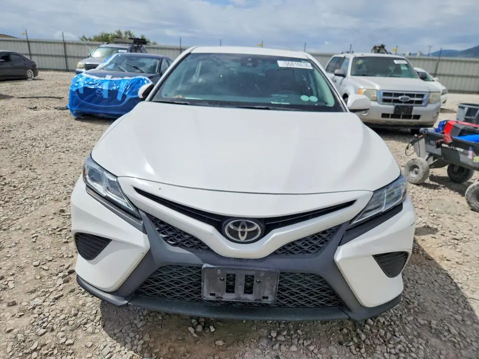2019 TOYOTA CAMRY SE  
