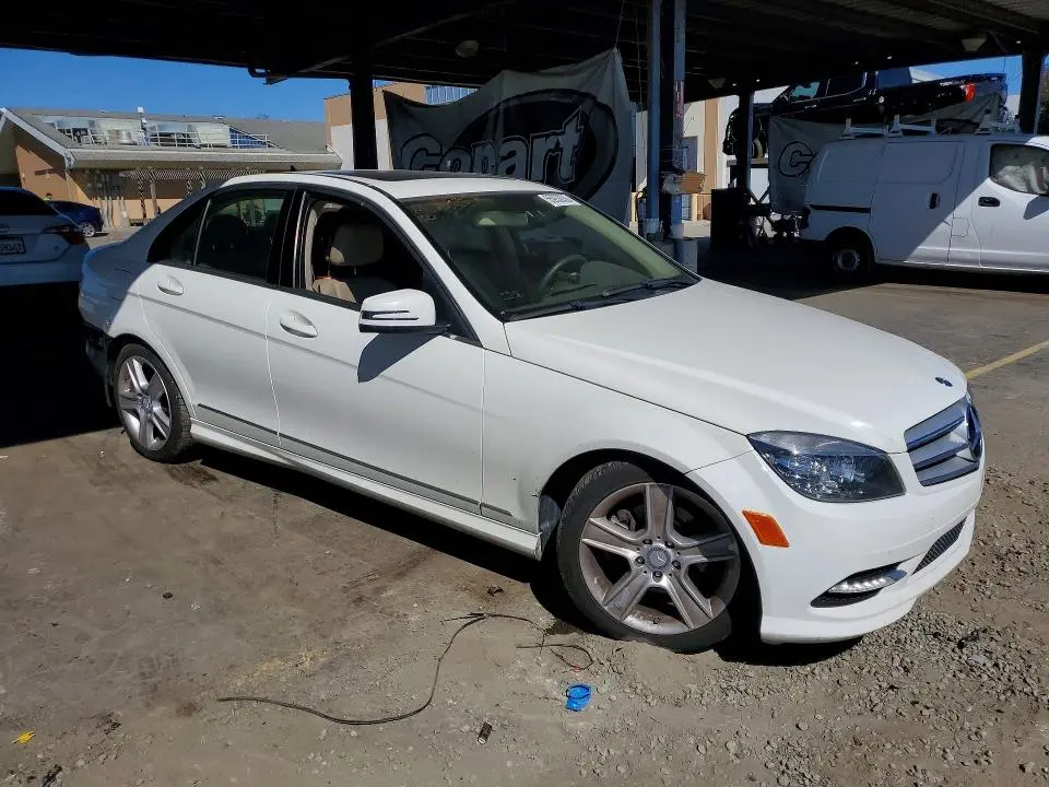 2011 MERCEDES-BENZ C 300  