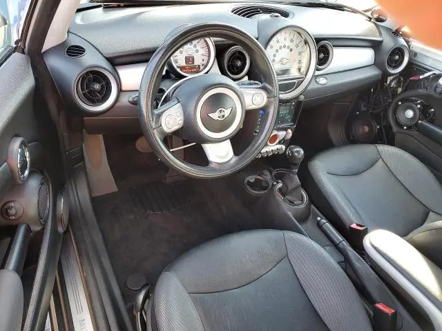 2010 MINI COOPER   