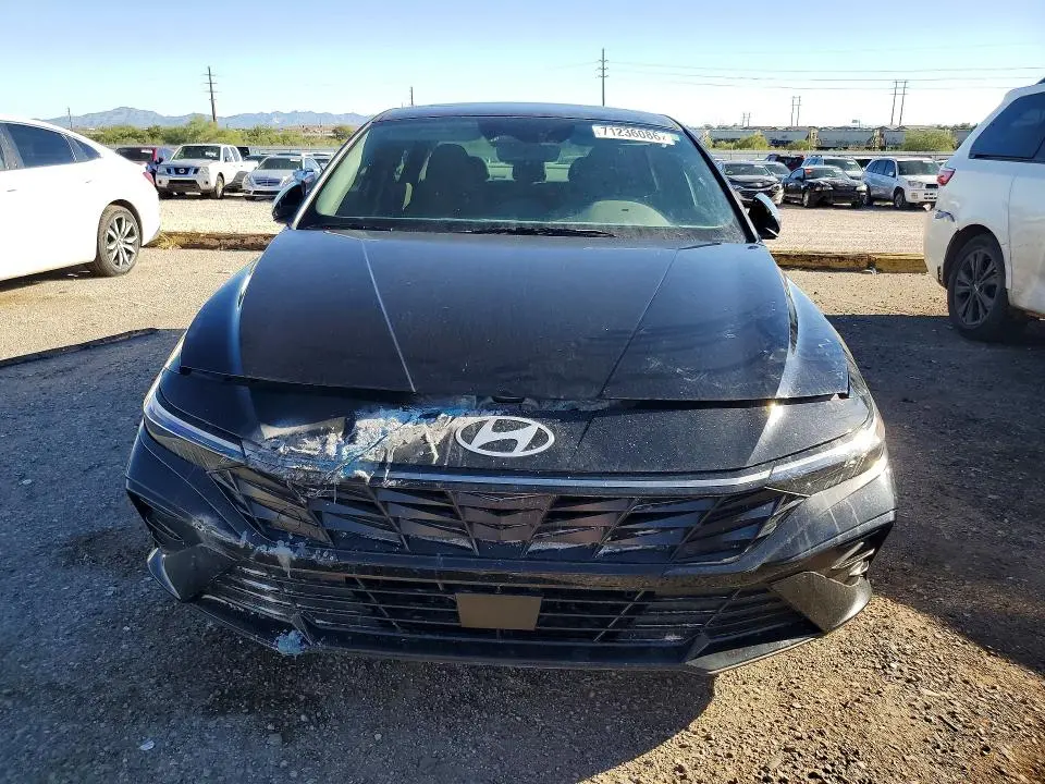 2024 HYUNDAI ELANTRA SEL  