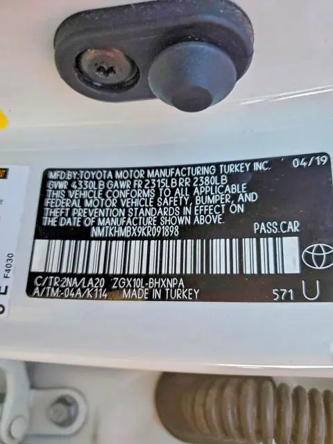 2019 TOYOTA C-HR XLE  