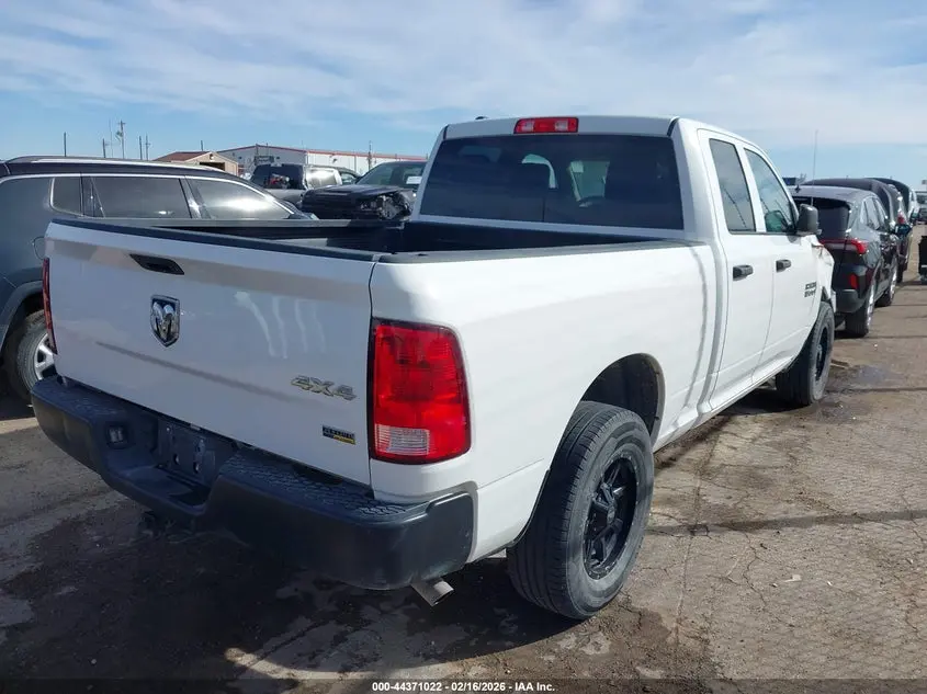2017 RAM 1500 TRADESMAN  4X4 6'4 BOX