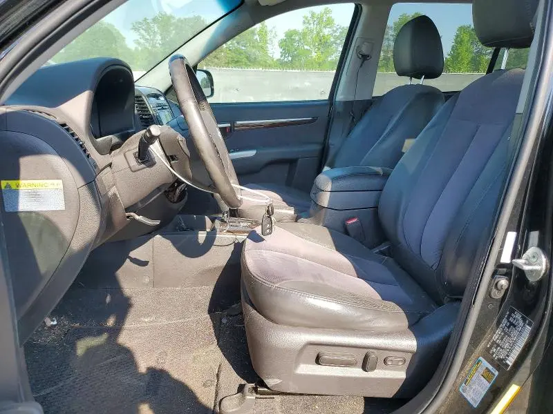 2011 HYUNDAI SANTA FE SE  