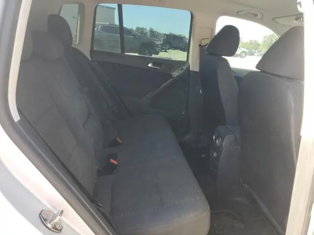 2015 VOLKSWAGEN TIGUAN S  