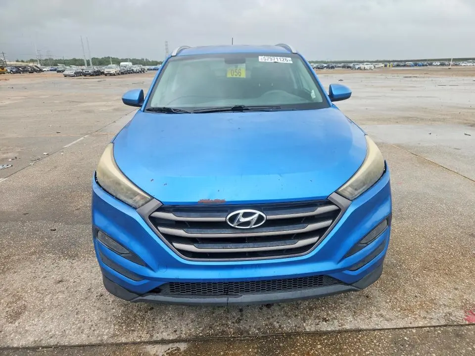 2016 HYUNDAI TUCSON SE  