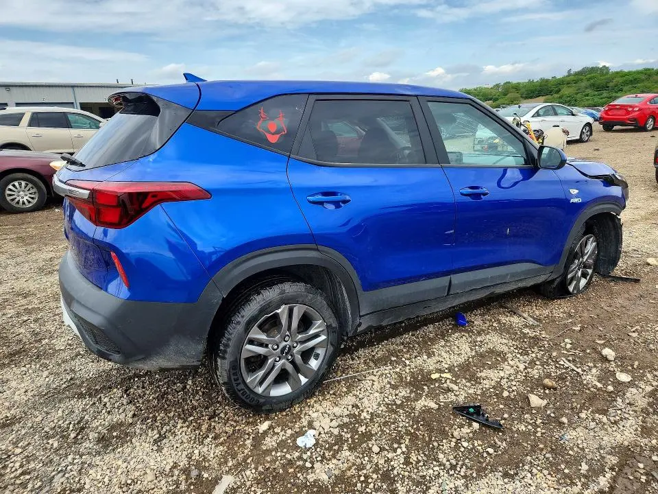 2023 KIA SELTOS LX  