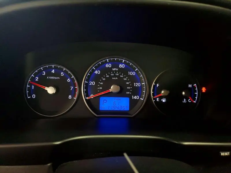 2010 HYUNDAI SANTA FE GLS  