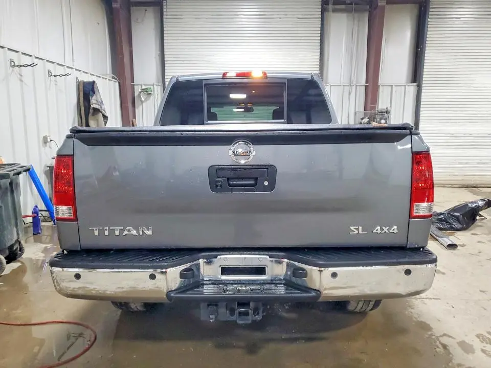 2013 NISSAN TITAN SV  