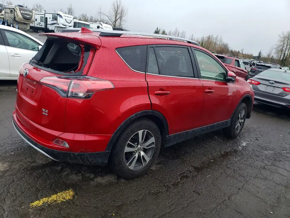 2017 TOYOTA RAV4 XLE  