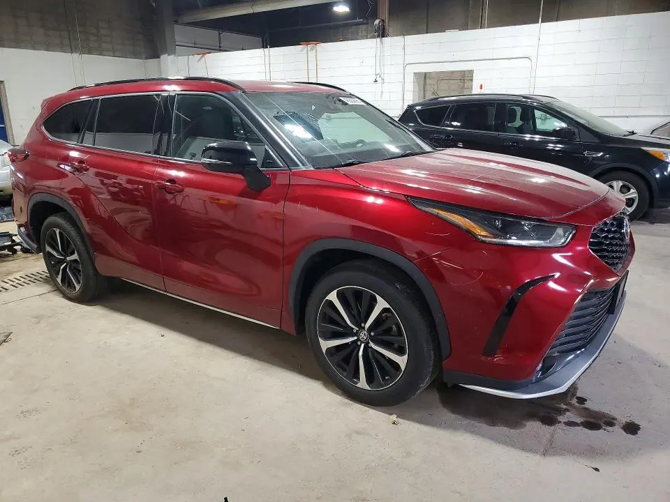 2021 TOYOTA HIGHLANDER XSE  