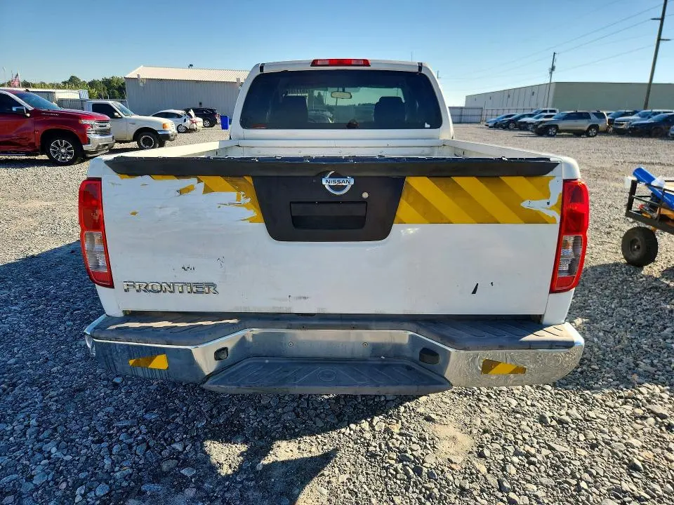 2013 NISSAN FRONTIER S  
