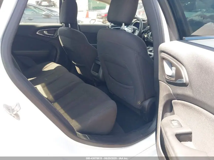 2015 CHRYSLER 200 LIMITED