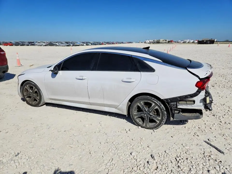 2022 KIA K5 EX  