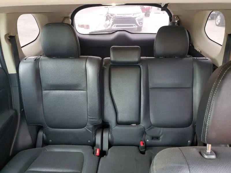 2016 MITSUBISHI OUTLANDER SE  