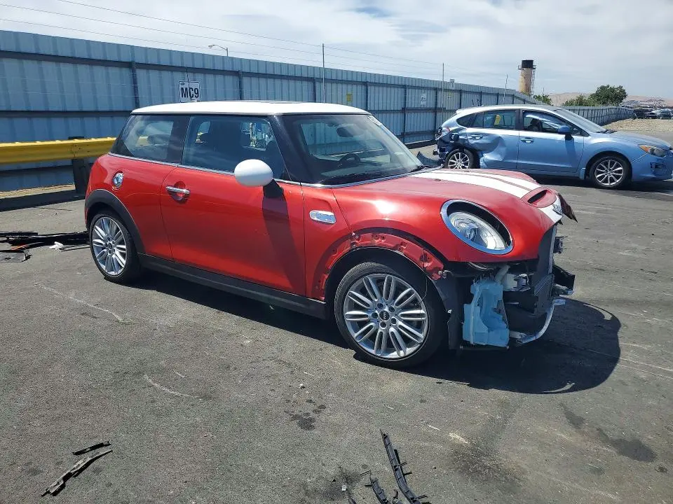 2018 MINI COOPER S  