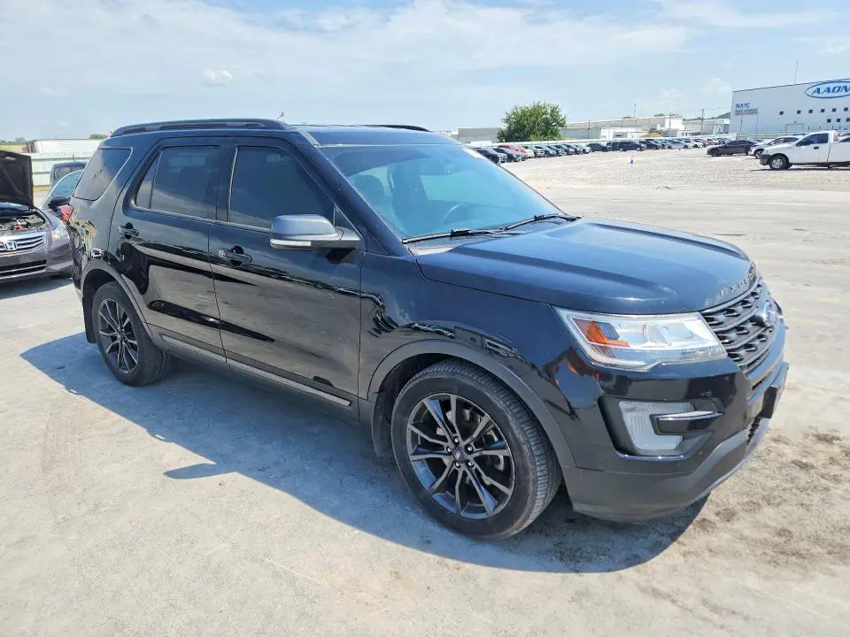 2017 FORD EXPLORER XLT  