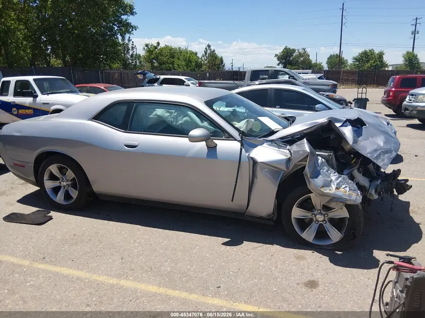 2016 DODGE CHALLENGER SXT
