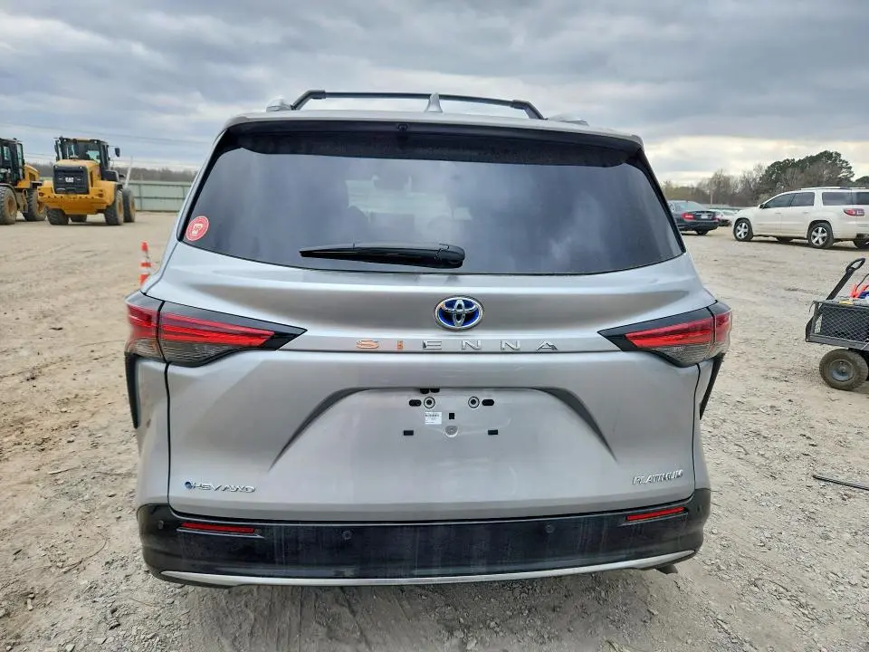 2025 TOYOTA SIENNA PLATINUM 7-PASSENGER  