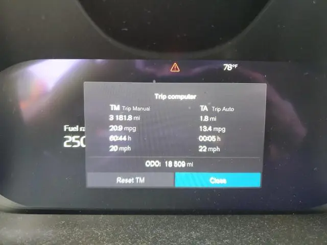 2023 VOLVO XC60 PLUS  