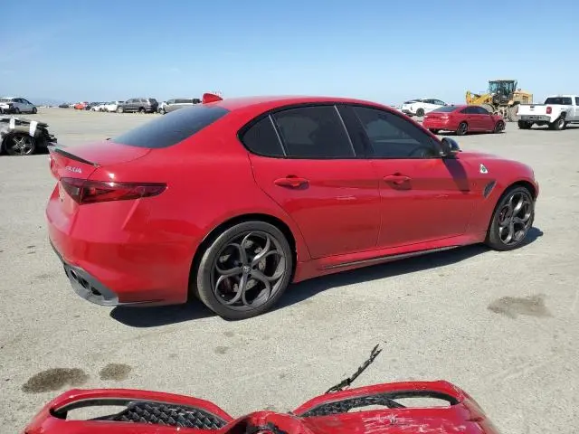 2022 ALFA ROMEO GIULIA QUADRIFOGLIO  