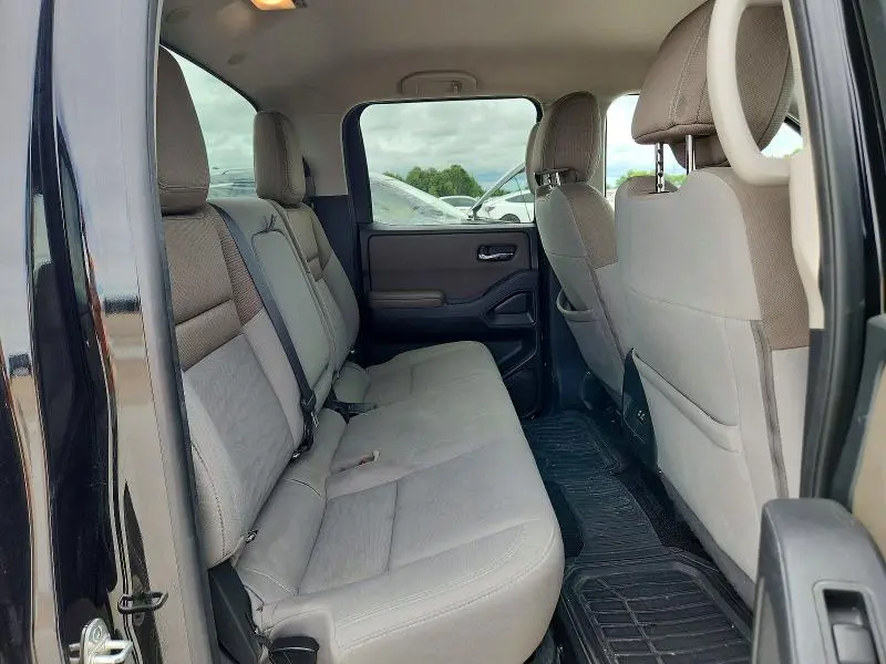 2022 NISSAN FRONTIER SV  