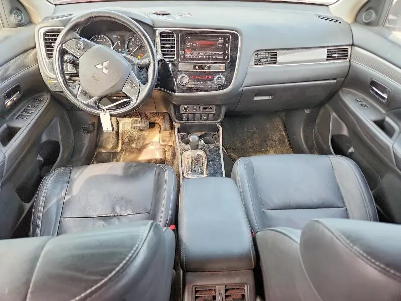 2019 MITSUBISHI OUTLANDER SE  