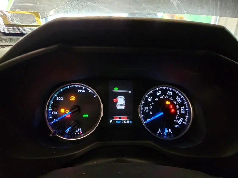 2020 TOYOTA RAV4 LE  