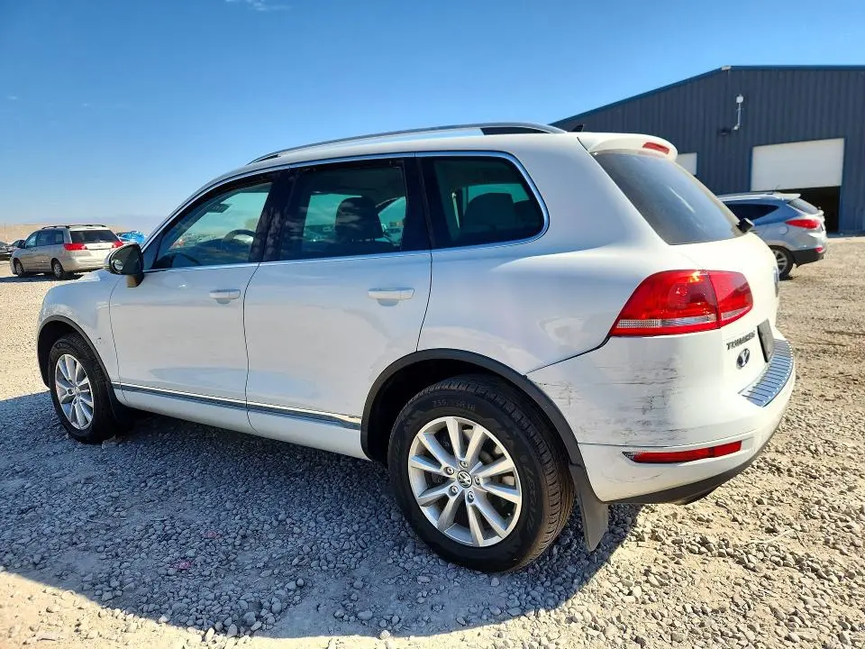 2013 VOLKSWAGEN TOUAREG V6  