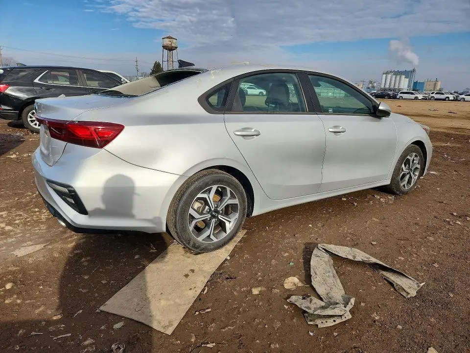 2021 KIA FORTE LXS  