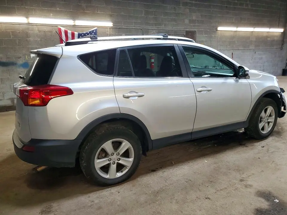2014 TOYOTA RAV4 XLE  