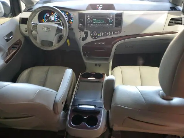 2012 TOYOTA SIENNA XLE  