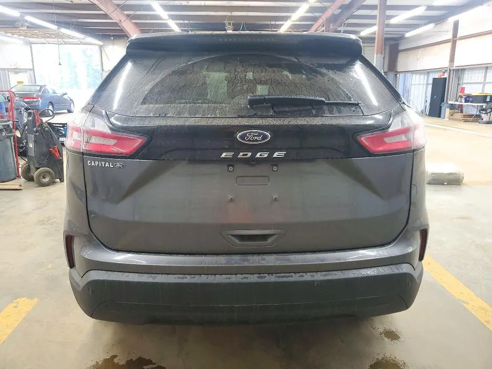 2021 FORD EDGE SE  