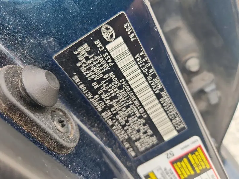 2019 TOYOTA CAMRY SE  