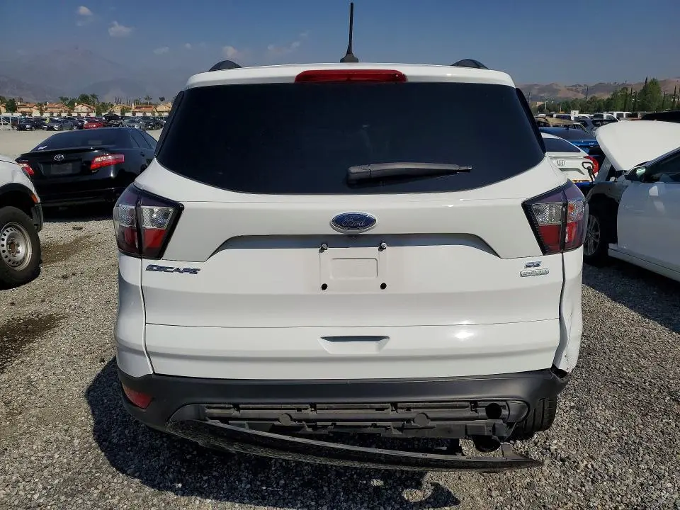 2018 FORD ESCAPE SE  