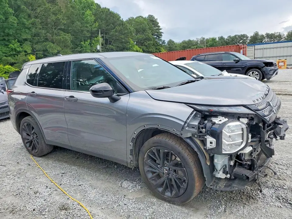 2022 MITSUBISHI OUTLANDER SE  