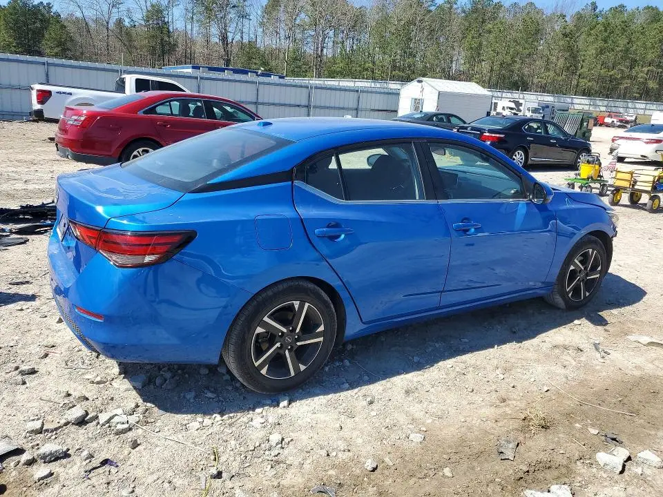 2025 NISSAN SENTRA SV  