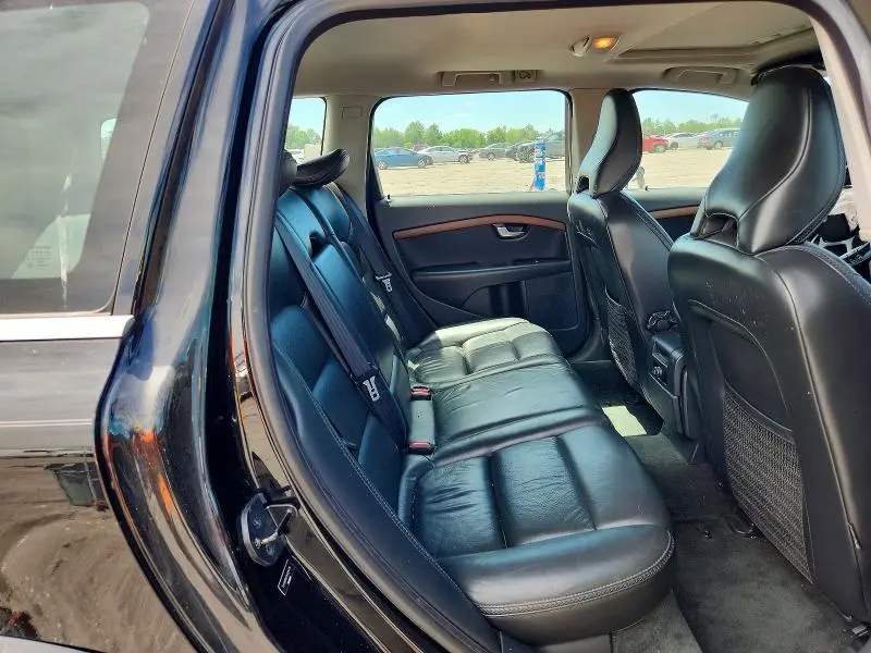 2010 VOLVO XC70 3.2  