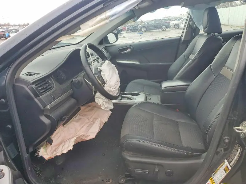 2014 TOYOTA CAMRY SE  