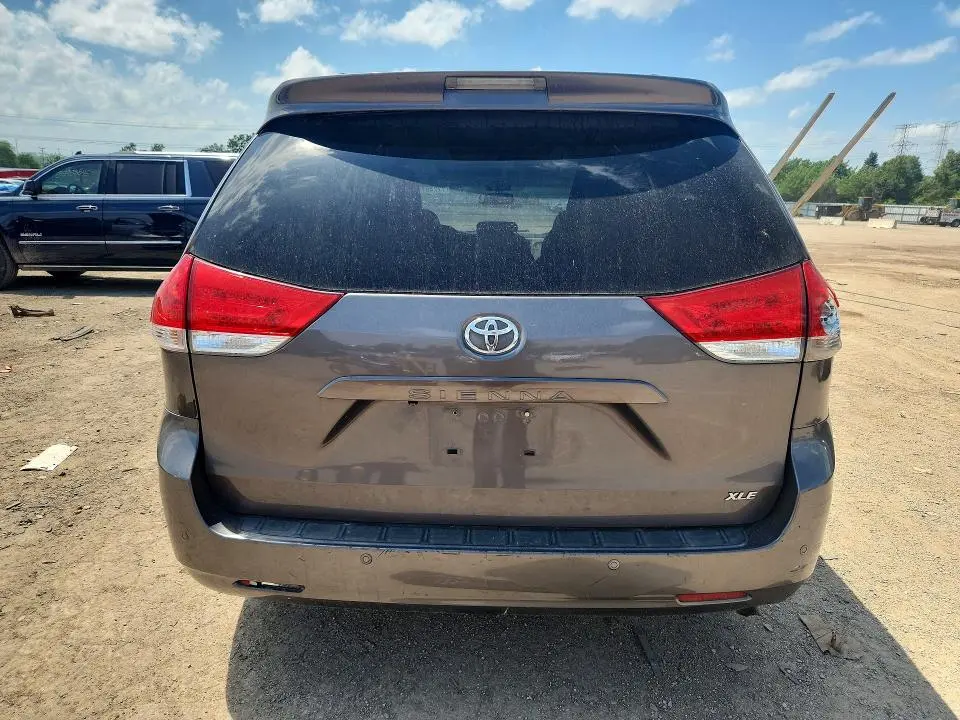 2011 TOYOTA SIENNA XLE 8-PASSENGER  