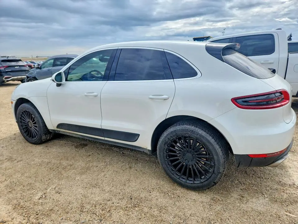 2015 PORSCHE MACAN S  