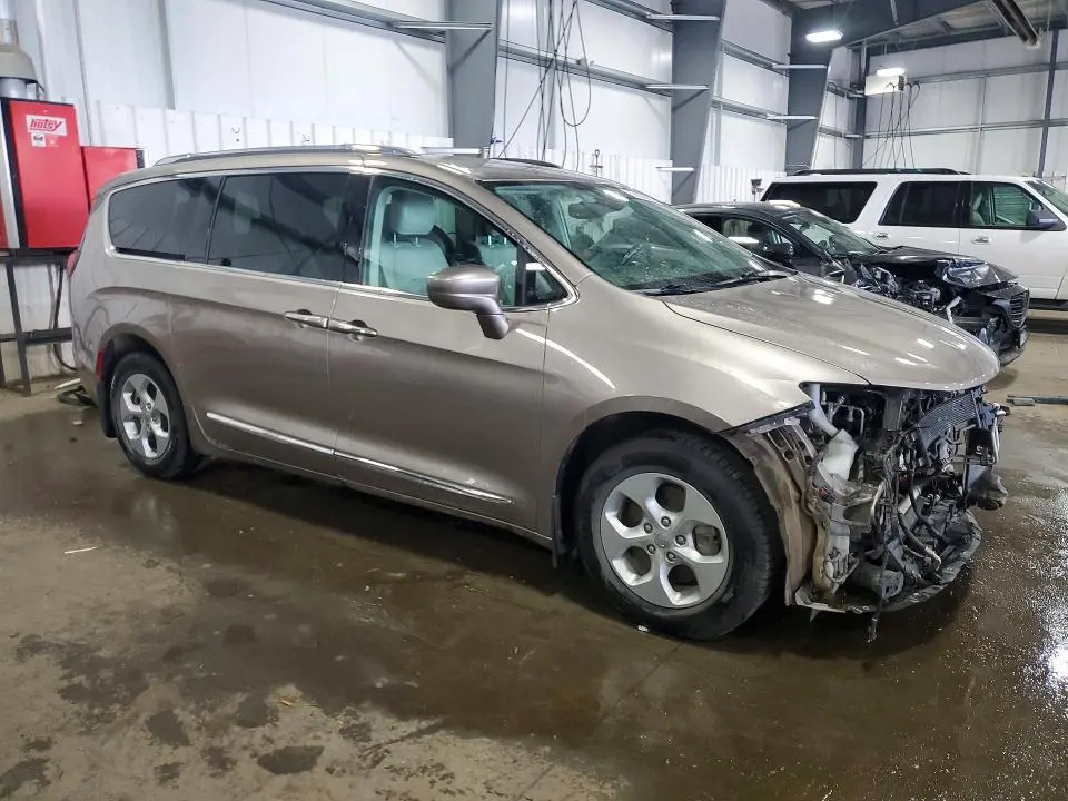 2017 CHRYSLER PACIFICA TOURING L PLUS  