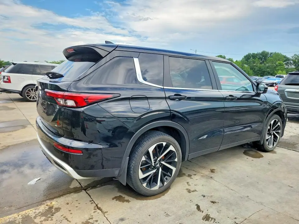 2022 MITSUBISHI OUTLANDER SE  