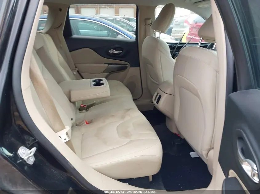 2019 JEEP CHEROKEE LATITUDE FWD