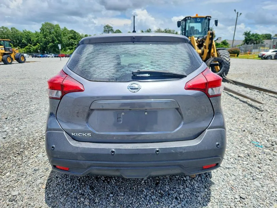 2020 NISSAN KICKS S  