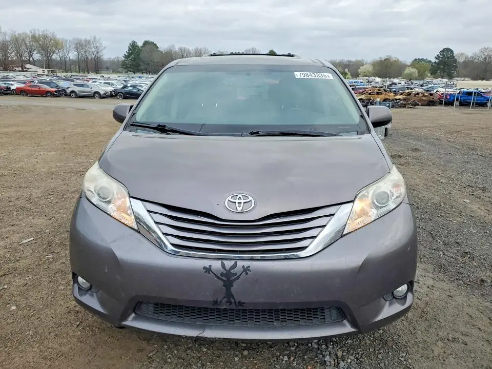 2015 TOYOTA SIENNA XLE 8-PASSENGER  